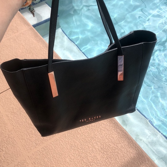 Ted Baker Sarahh Leather Shopper + Large Leather Pouch/Clutch in Black - Picture 2 of 16